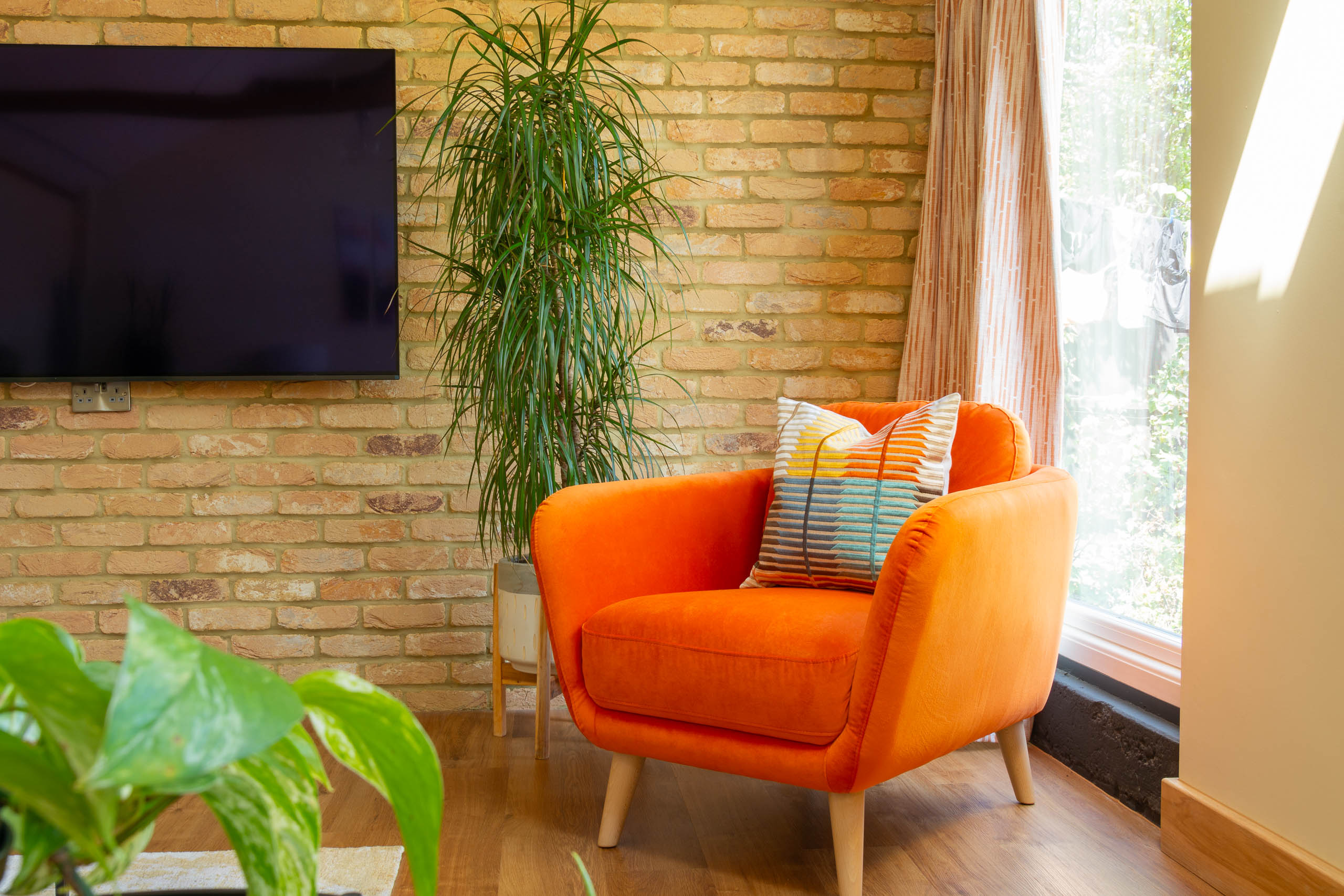 Cambridge Interior Design Industrial Living room chair