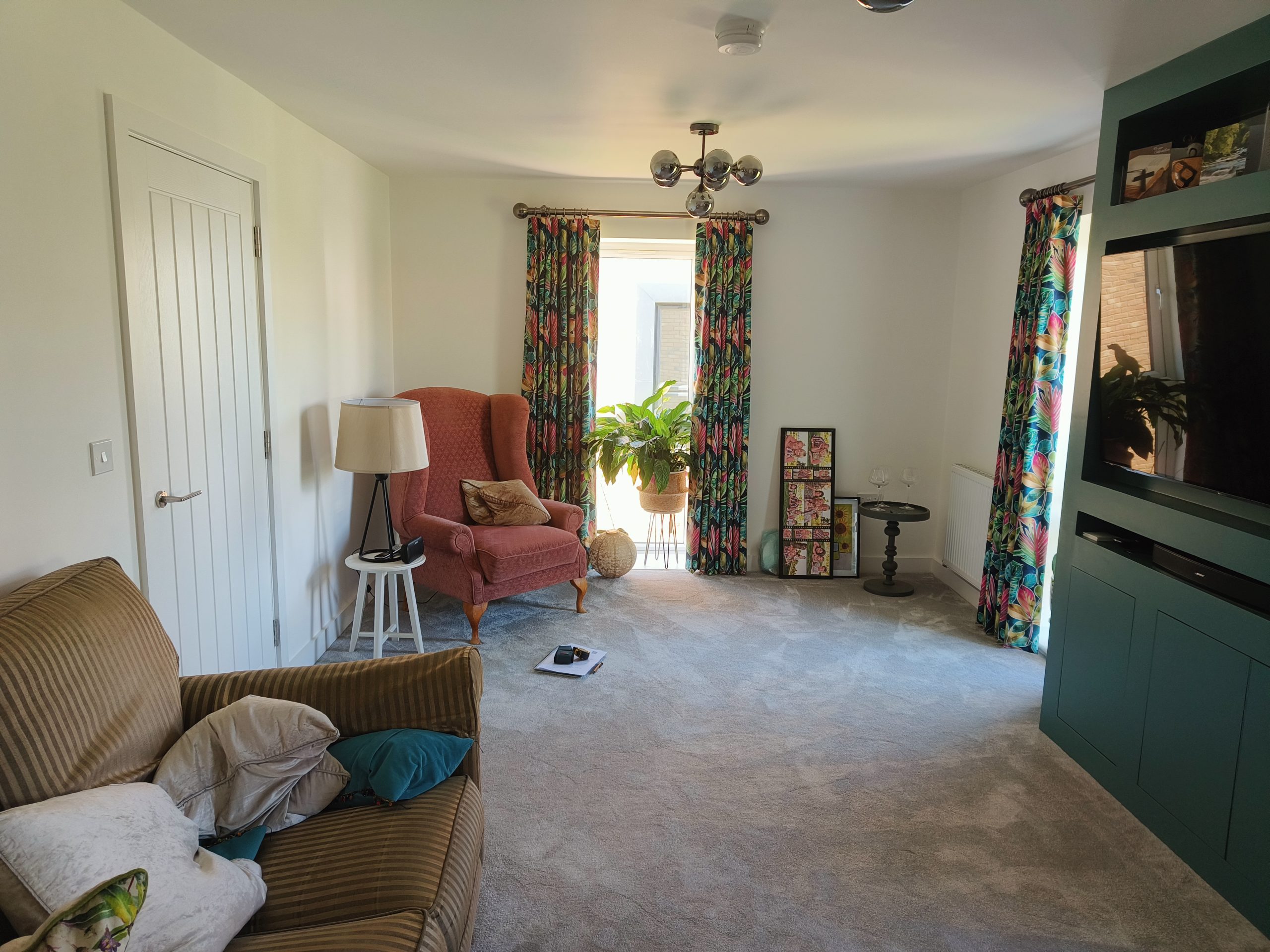 Living room before re design with white walls Living room before re design with white walls